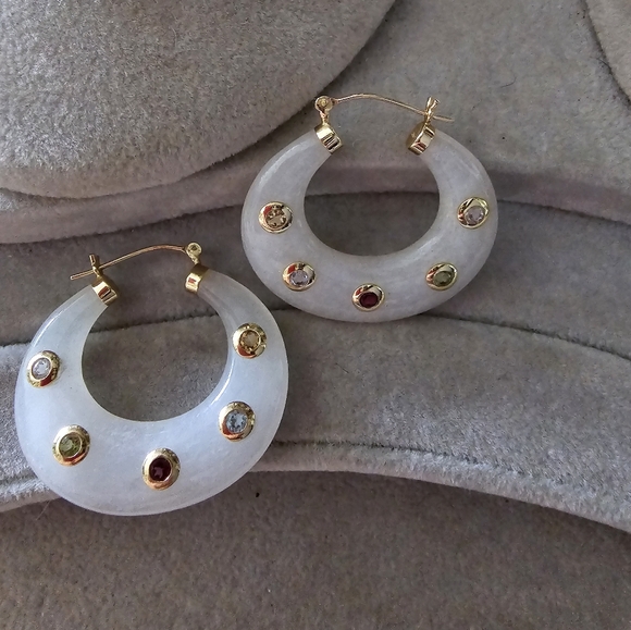 SOLD Ross Simons 14k Yellow gold Bezel Gemstone White Jade puffy hoop earrings - Picture 2 of 13